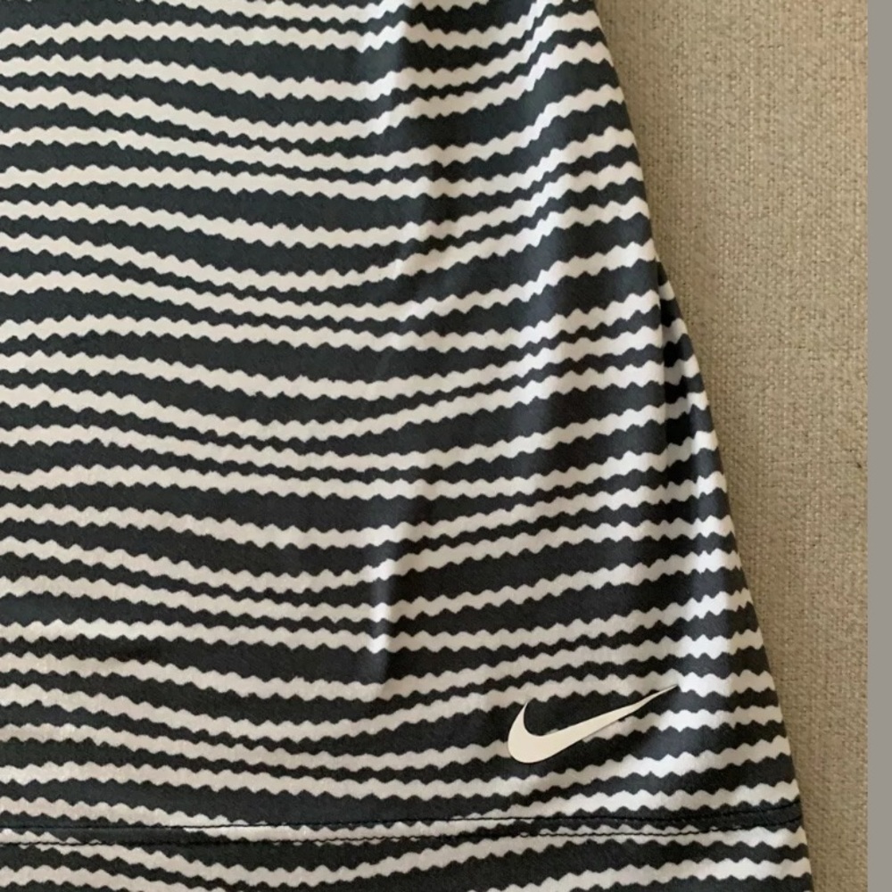 Nike Dri-Fit Tank - Picture 3 of 4